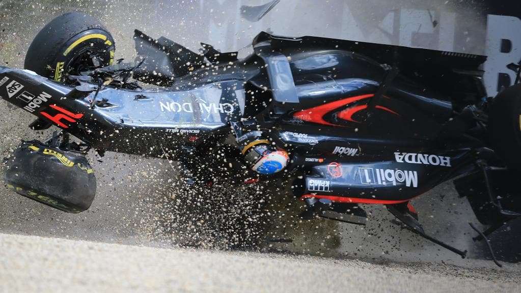 Fernando_Alonso_Crash_Melbourne_2016 Junior ESTACA Paris Saclay article sécurité