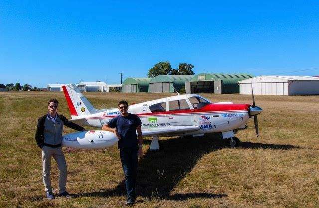 Le binôme de l'Estaca qui participe au Raid Latécoère. © Estaca